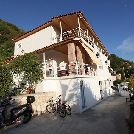 Vila Riza Veliu Aparthotel Piqeras Buitenkant foto